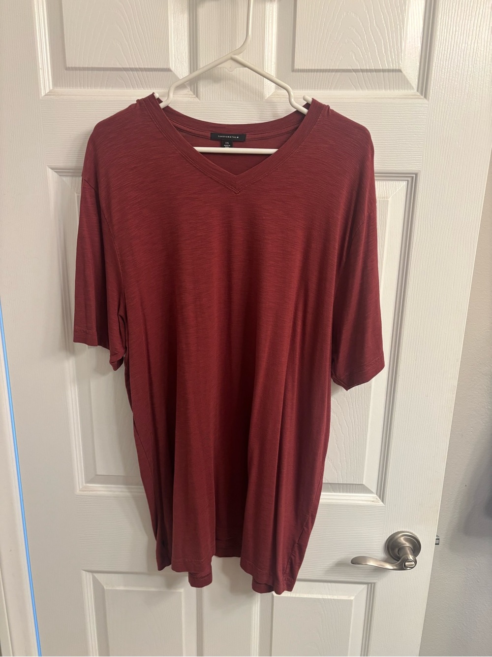 Travis Mathew Men's V-Neck Short Sleeve Shirt - Burgundy